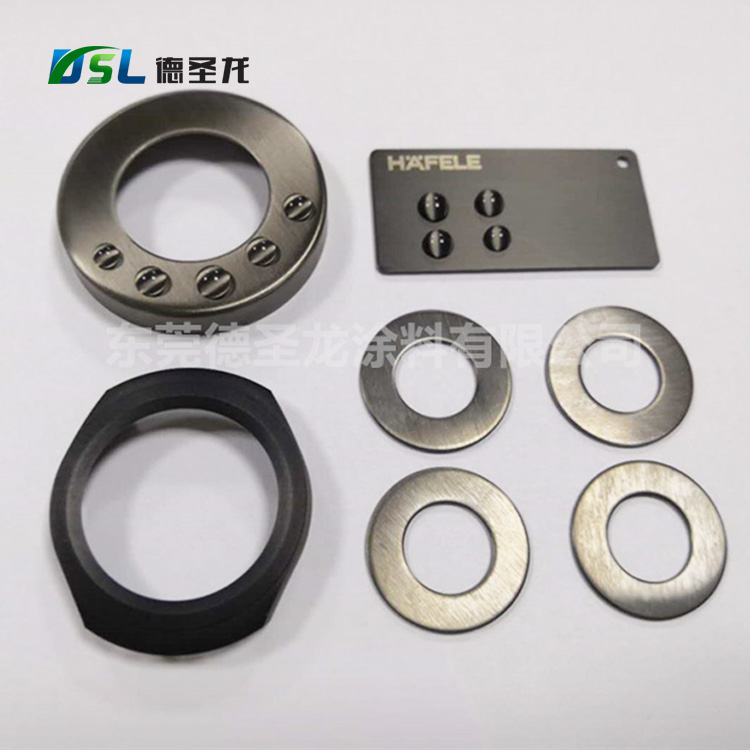 現(xiàn)在跟著高科技的發(fā)展，這些不銹鋼防指紋油的用途也越來越廣泛了，在許多當(dāng)?shù)囟紩?huì)用到這種不銹鋼防指紋油，由于這些不銹鋼防指紋油的使用范圍擴(kuò)展，隨之而來的這些不銹鋼防指紋油廠家也就越來越多，可是他們在生產(chǎn)這些不銹鋼防指紋油的時(shí)分，利用的一些技術(shù)和挑選的一些材料是有很大不同的，所以這就呈現(xiàn)了這種不銹鋼防指紋油質(zhì)量上的不同，所以挑選不銹鋼防指紋油廠家非常有必要。